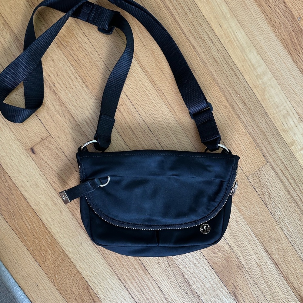 Lululemon Black & Gold Small Crossbody Bag